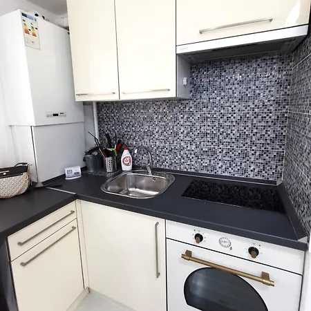 Campus Apartment *